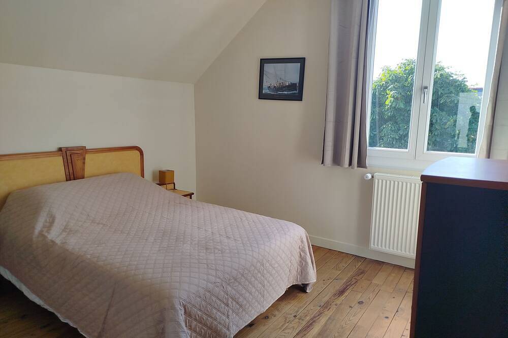 House for 6 people, 500m from the beach and shops.  Pets allowed. in Saint-Lunaire, Saint-Malo und Umgebung