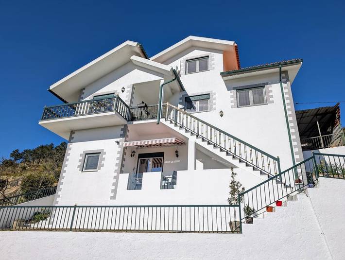 Gîte pour 4 personnes, avec vue et balcon, animaux acceptés dans Tabuaço - 2