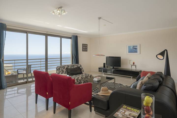 Gîte pour 6 personnes, avec jardin ainsi que piscine et balcon à Calheta - 2