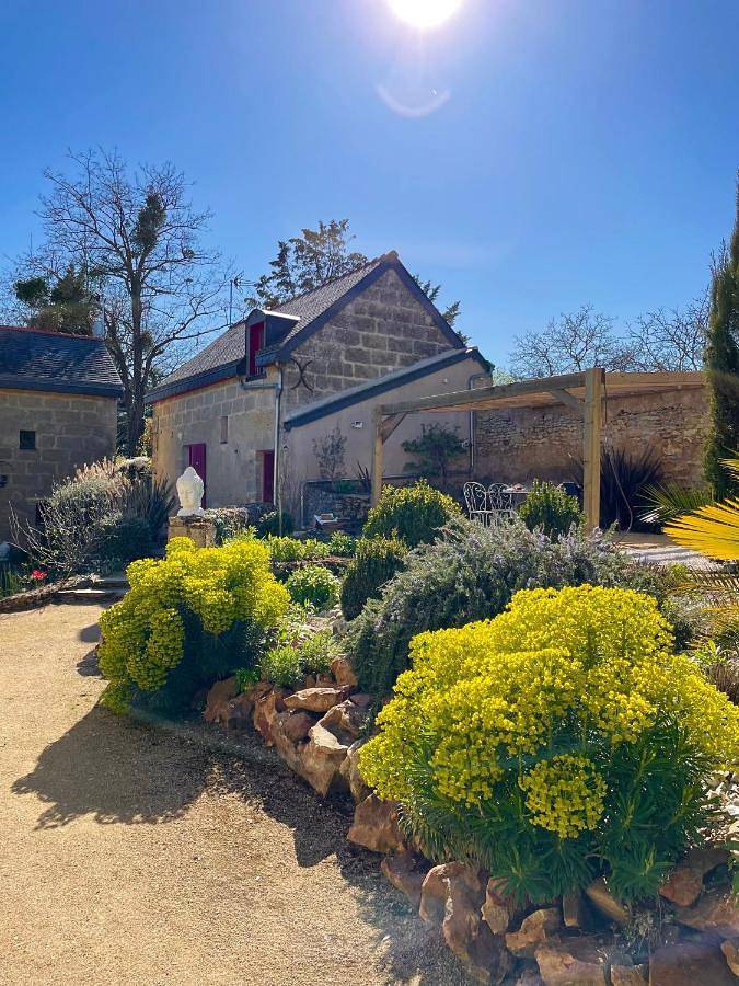 Gîte pour 4 personnes, avec jardin dans Brigné