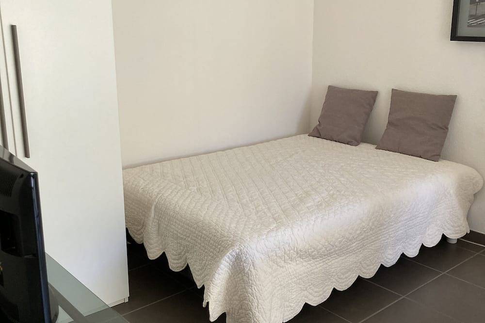 Appartement entier, Agréable studio climatisé dans résidence calme avec parking \n Promo septembre in Côte Vermeille, Collioure