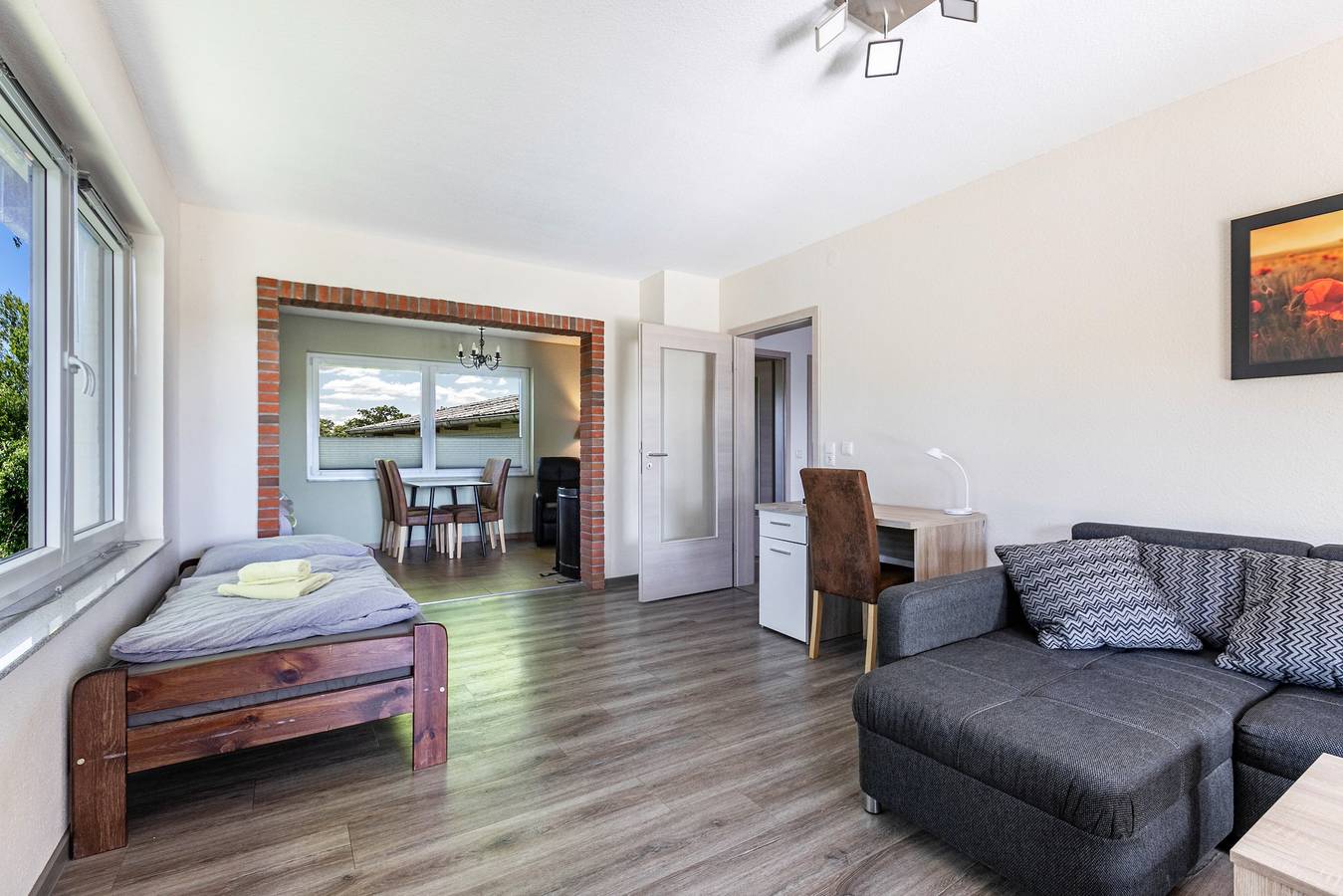 Ganze Wohnung, Ferienwohnung 'Wiesenblick 1' mit privater Terrasse, privatem Garten und Wi-Fi in Weddingstedt, Heide und Umgebung