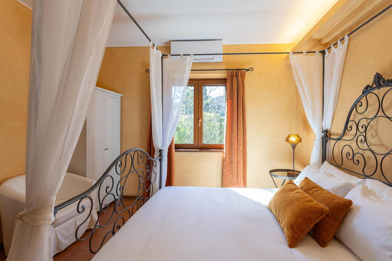Villa per 8 persone con giardino in Lesa, Lago Maggiore (Piemonte)