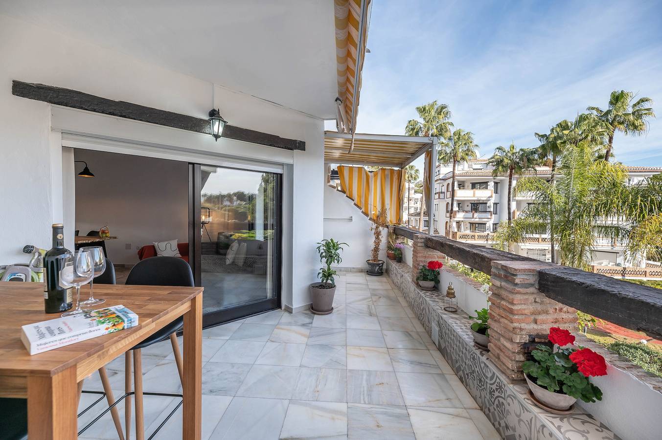 Appartement entier, Appartement 'Cosy Calahonda' avec piscine partagée, Wi-Fi et climatisation in Sitio de Calahonda, Mijas
