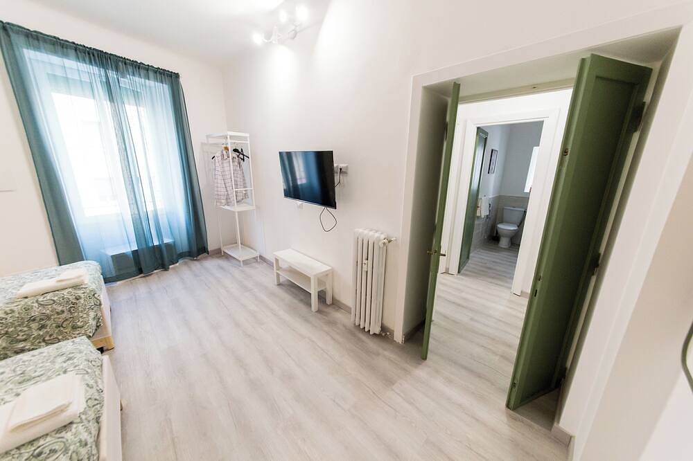Ganze Wohnung, Arianna's apartament: 3 bedrooms, 3 bathrooms and an equipped kitchen, in Rom, Rom Provinz