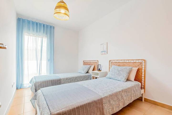 Entire apartment, 3 bedroom stunning apartment in La Ràpita in Sant Carles de la Ràpita, Costa Dorada