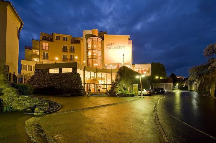 Hotel für 2 Personen, mit Terrasse und Ausblick sowie Sauna, mit Haustier in Hochsteiermark