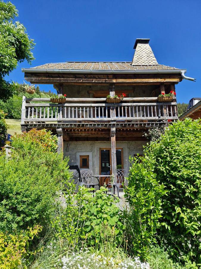 Location de vacances pour 2 personnes, avec balcon et vue à La Côte-d'Arbroz - 2