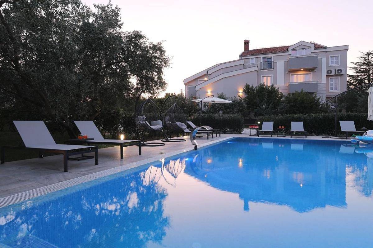 Family friendly house with a swimming pool Sikovo, Biograd - 23718 in Općina Sveti Filip i Jakov, Zadar