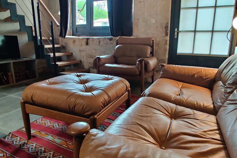 Chic, loft avec gîte accès a la piscine chauffe, idéal pour travail ou cocooning in Soyaux, Charente