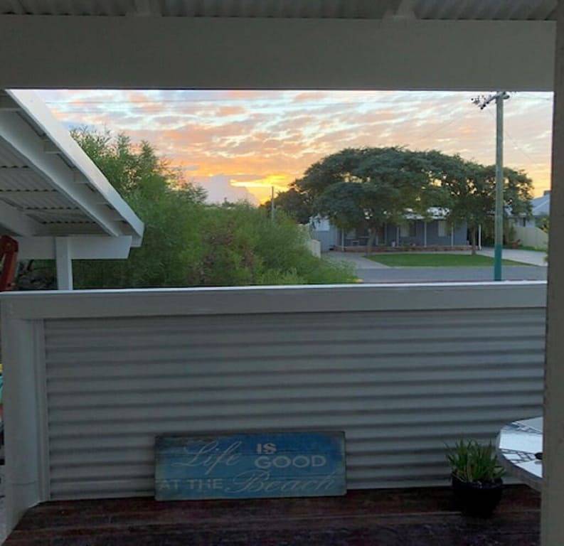 Helle Strandhütte in Leeman, Western Australia