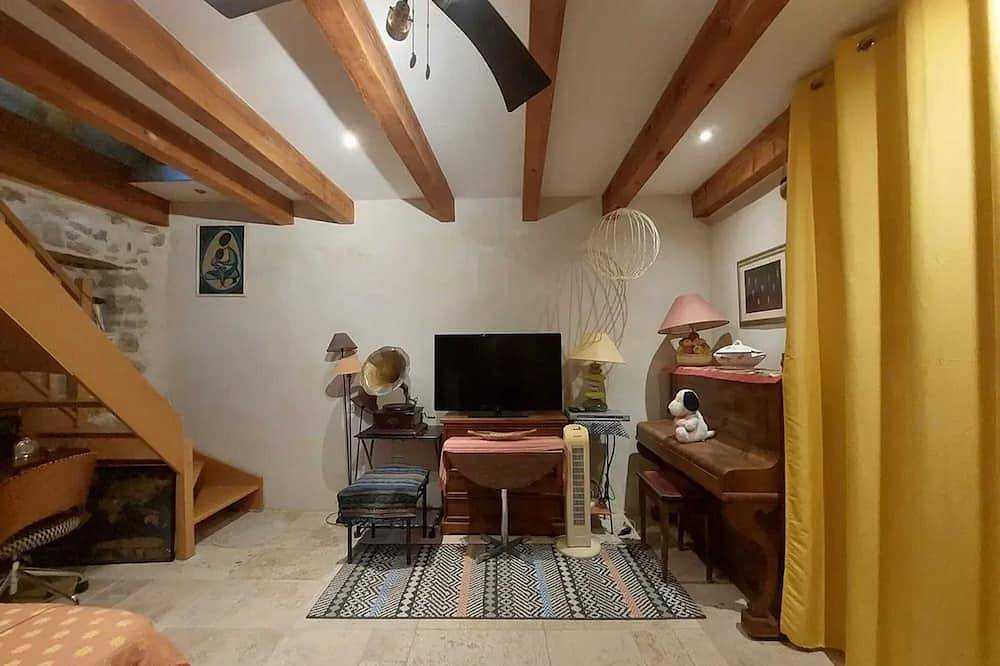 Entire apartment, Homerez - Comfortable Apartment in Roujan of 50 m² in Roujan, Béziers region
