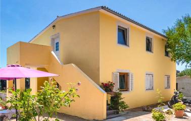 Cottage pour 6 personnes, avec terrasse à Loborika