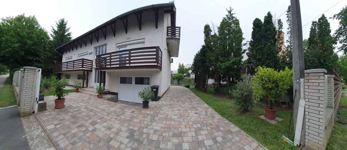 Ferienwohnung für 5 Personen, mit Balkon und Garten in Zamardi