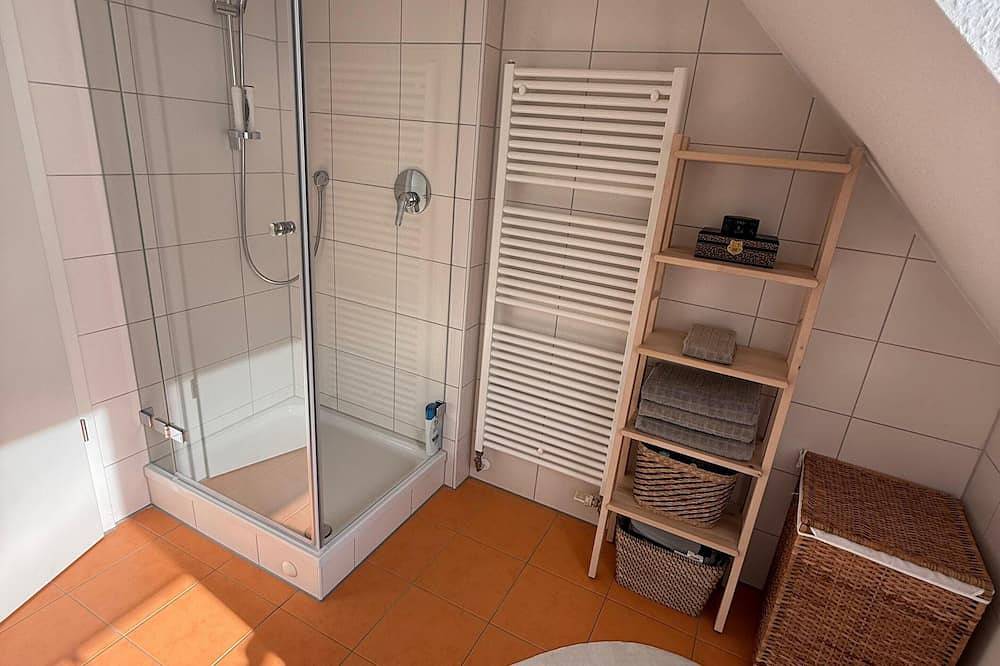 Ganze Wohnung, Ruhiges Zimmer am Fluss in Erlangen – Privater Eingang & Blick ins Grüne in Erlangen, Franken