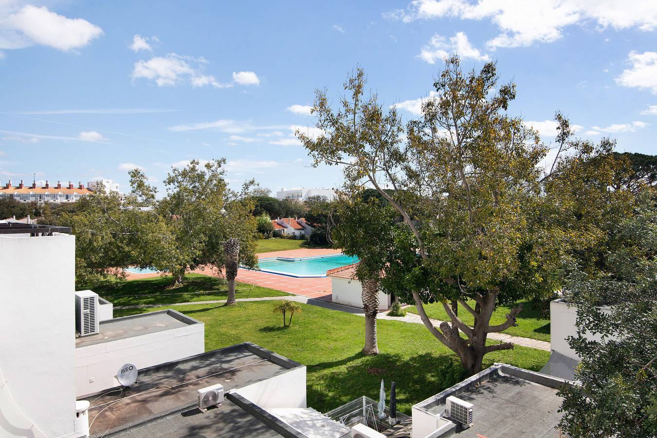 Entire apartment, Apartment 'Magnificent Beach' with Shared Pool, Wi-Fi and Air Conditioning in Monte Choro, Albufeira