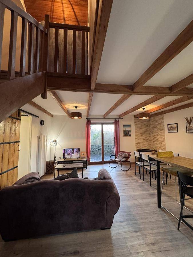 Gîte pour 5 personnes, avec jardin et terrasse, animaux acceptés à Spézet