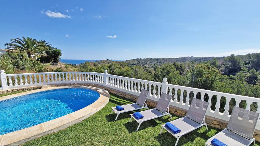Villa für 6 Personen, mit Pool und Garten sowie Terrasse, kinderfreundlich in Dénia - 2