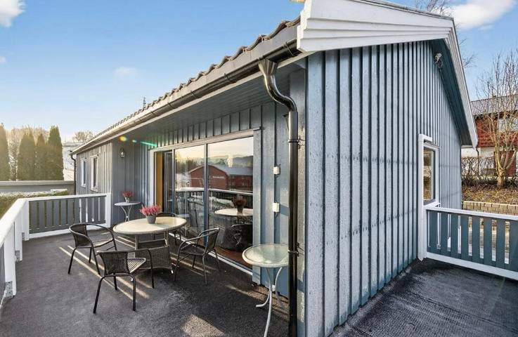 Appartement de vacances pour 16 personnes, avec vue ainsi que sauna et jardin