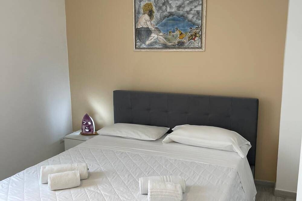 Ganze Wohnung, Apartment with Mountain View in Tropea, Vibo Valentia Provinz