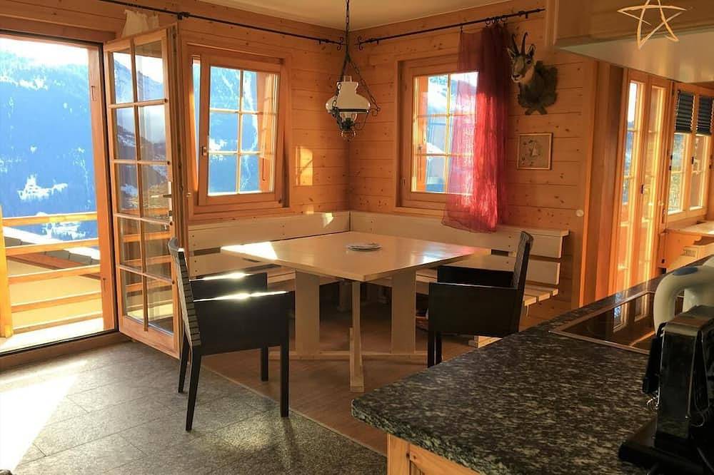 Ganze Wohnung, Außenbereich: Wohnung für 4 Personen im Erdgeschoss, Balkon/Terrasse. -Innenbereich: 63m2, offenes W in Saint Luc, Anniviers