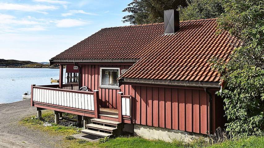 Ferienhaus für 6 Personen, mit Terrasse und Ausblick, mit Haustier in Fræna
