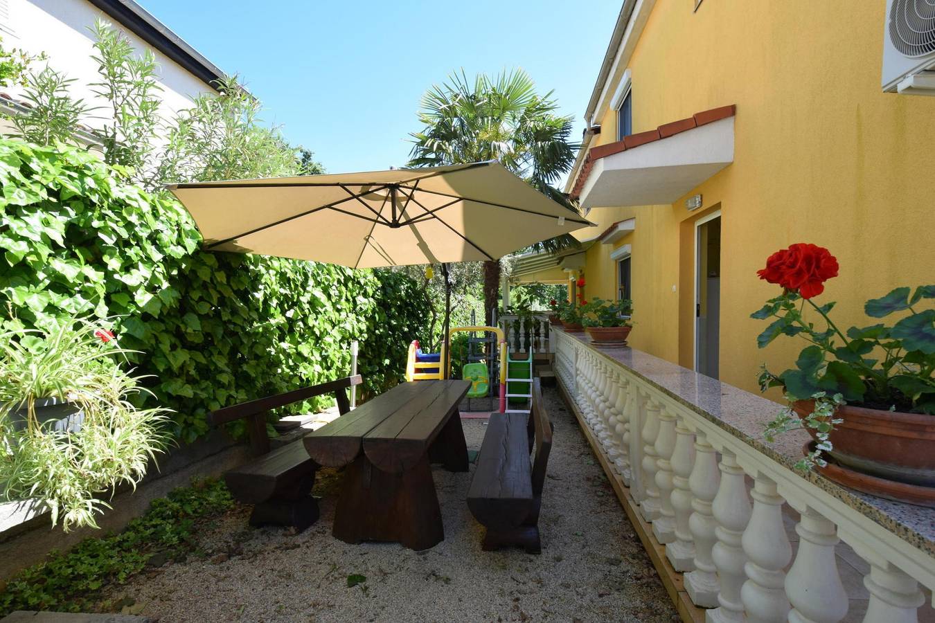 Appartamento vacanze a Njivice a partire da 90€ a notte