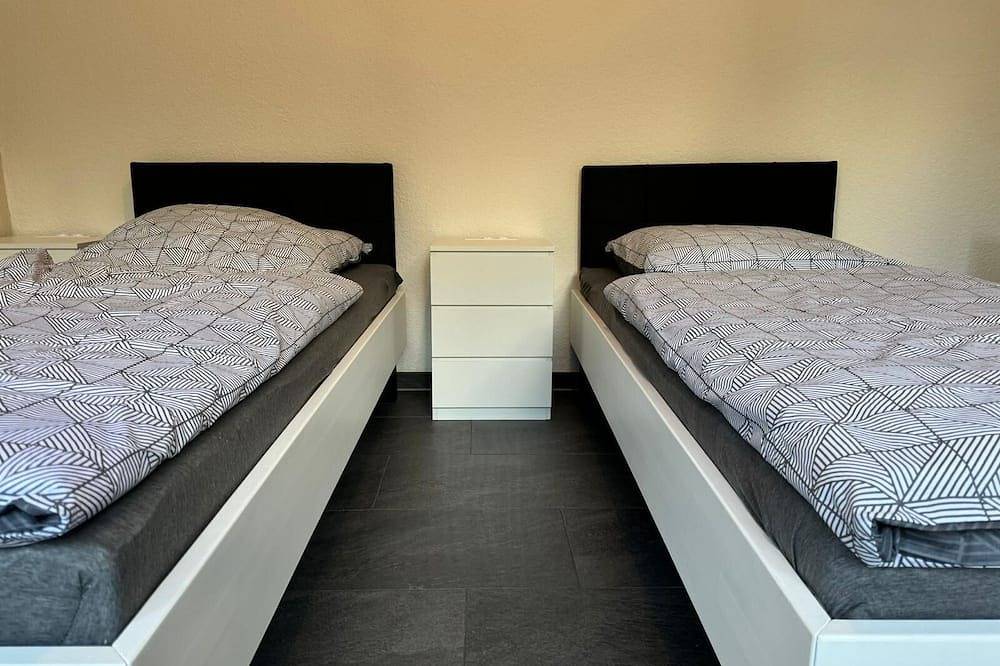 Ganze Wohnung, Modernes Apartment mit 4 Schlafplätzen, Parkplatz, Wlan & Balkon in Leverkusen, Bergisches Land