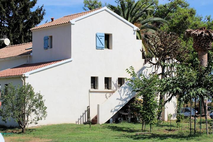 Gîte pour 5 personnes, avec piscine ainsi que balcon et jardin à Sorbo-Ocagnano - 2