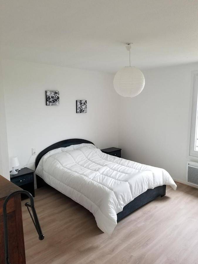 Four-Bedroom House in Loddes, Région de Vichy