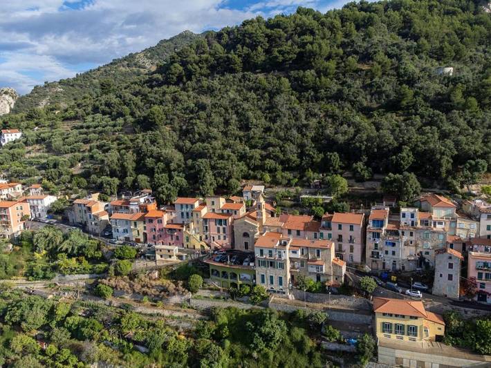 Gîte pour 2 personnes, avec vue ainsi que jardin et terrasse, animaux acceptés à Région de Vintimille - 3