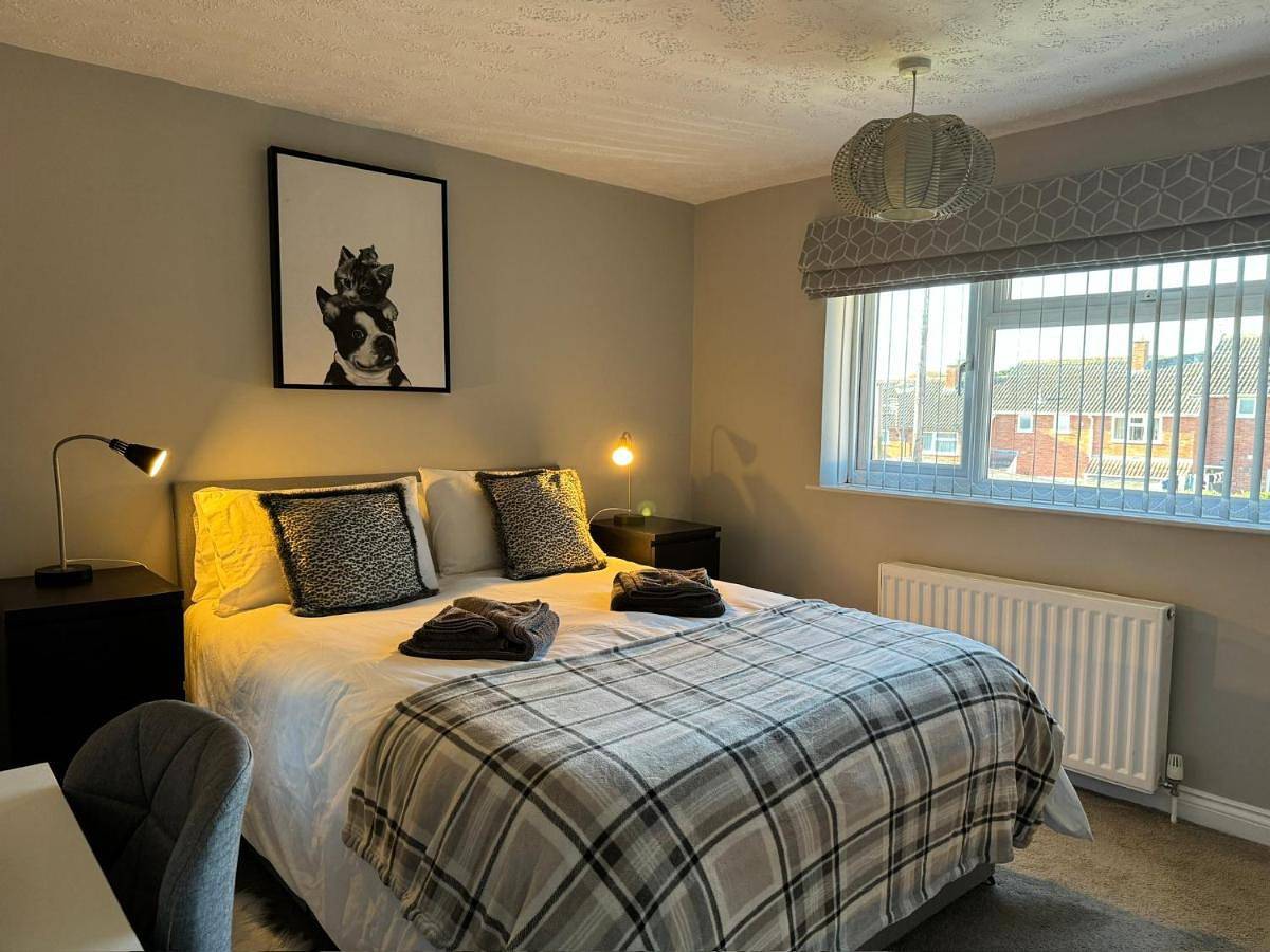 Three-Bedroom House in Hereford, Herefordshire