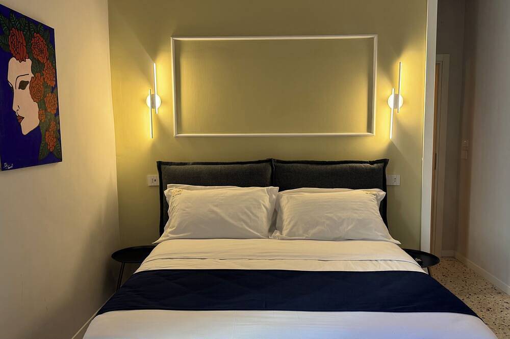 Double room with private bathroom in B&B Ac Gold Boutique in Reggio Calabria, Reggio Calabria Province