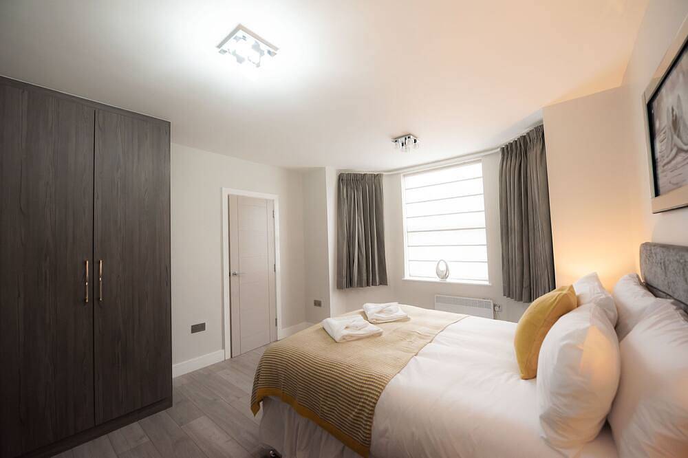 Appartement entier, De Luxe-Appartement-Sdb privée avec baignoire-Vue sur Jardin in Reading, Berkshire