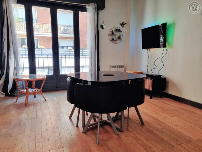 Entire apartment, Zen Duplex in Valenciennes city center in Valenciennes, Valenciennes region