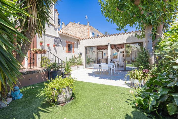 Maison de vacances 'Lina' avec terrasse privée, Wi-Fi et climatisation in Villemolaque, Côte méditerranéenne (France)