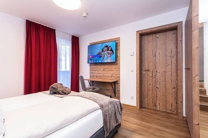 Appartement entier, Centrally located apartment hotel, right next to the cable car, wellness breakfast in Werfenweng, Tennengau