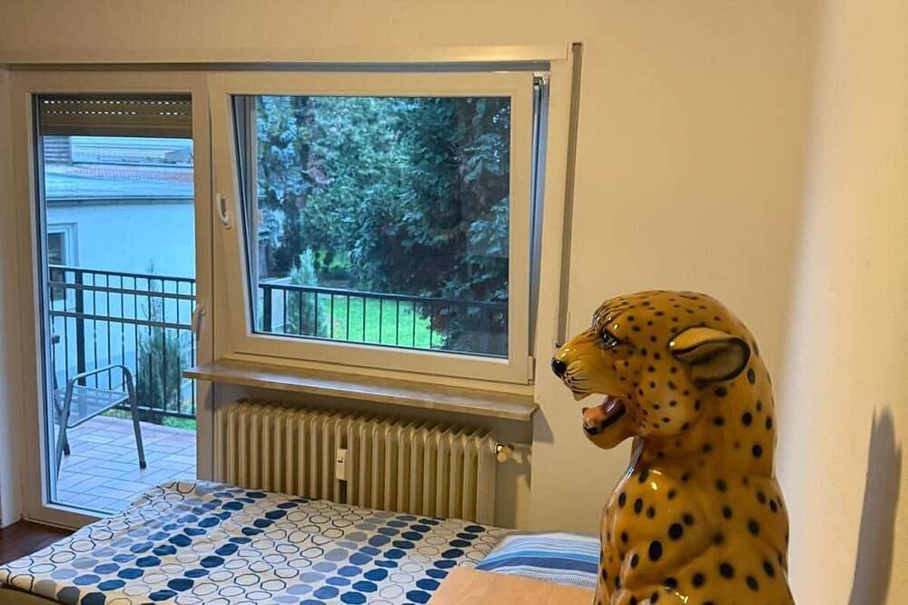 Ganze Wohnung, Monteurwohnung Oberhausen-Rheinhausen, Lönsweg 3, Eg in Oberhausen-Rheinhausen, Rheinebene