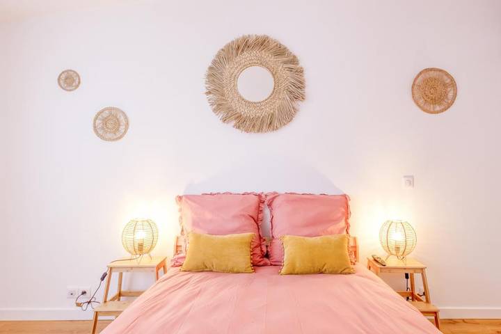 Location de vacances pour 10 personnes, avec piscine ainsi que vue et jardin à Montreuil - 3