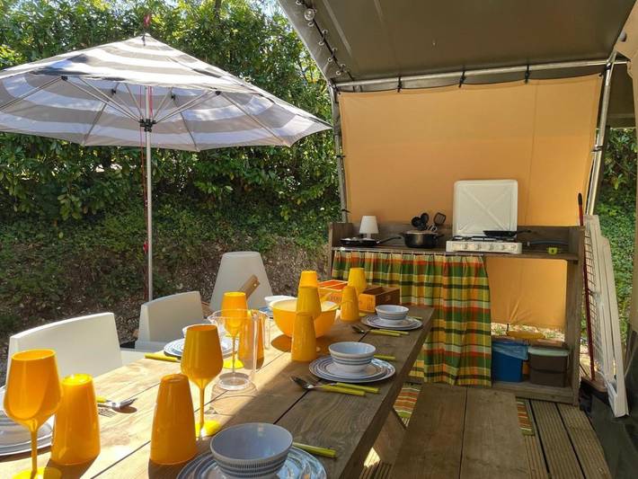 Tente pour 6 personnes, avec piscine et vue sur le lac ainsi que jardin et vue, adapté aux familles dans Dolomites - 4