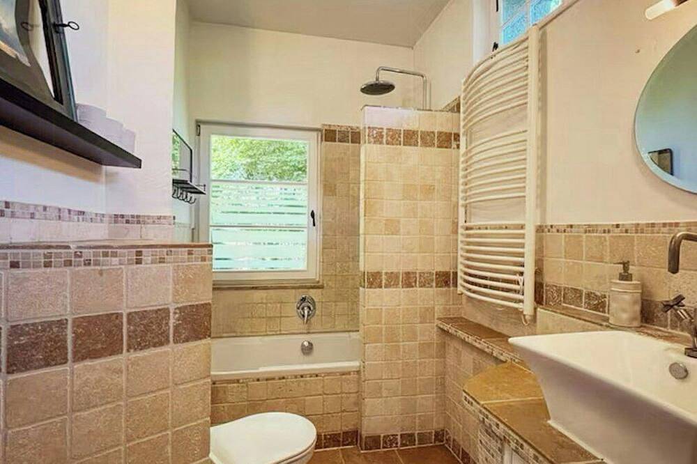 Denkmalgeschütztes Ferienhaus am Schwimmteich in Braunfels, Lahn-Dill-Kreis