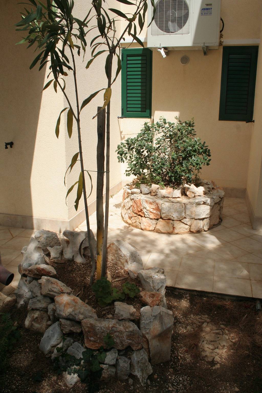 Ganze Wohnung, 1-Zimmer-Ferienwohnung am Strand Rogoznica A-3094-b in Rogoznica, Šibenik-Knin
