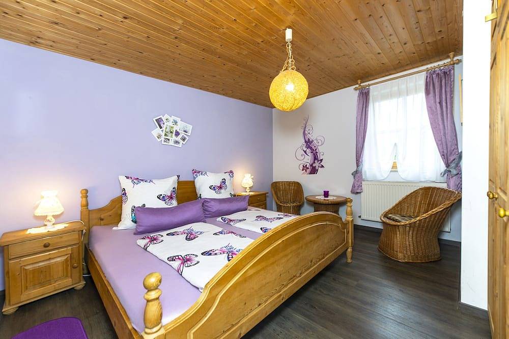 Ganze Wohnung, Helle, freundliche, 75qm große Fewo im Eg mit separatem Eingang in Störnstein, Naturpark Nördlicher Oberpfälzer Wald