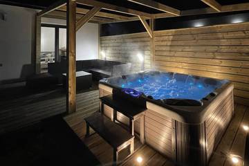 Location de vacances pour 10 personnes, avec terrasse ainsi que jacuzzi et jardin à Gouesnach