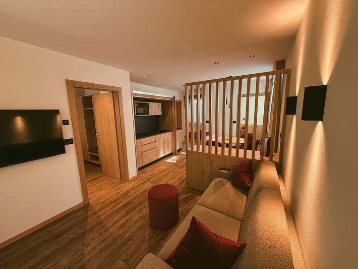 Ganze Wohnung, Ferienwohnung im Hotel and Residences Theresia mit Bergblick und privater Terrasse in Stubaier Alpen, St. Leonhard in Passeier