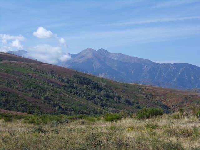 Gîte pour 4 personnes, avec jardin et vue à Casteil - 3