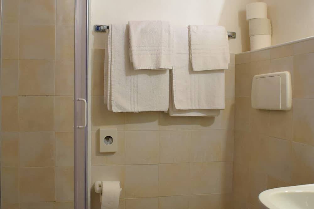 Appartement entier, Agriturismo Vecchia Quercia - Appartement \"Bellisio\" jusqu'à 5 personnes in Pergola, Valle del Metauro