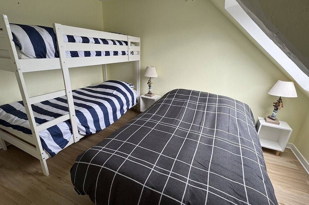 Appartement entier, Appt T3  cosy pour 6 pers au cœur de Paimpol in Paimpol, Côte de Goëlo