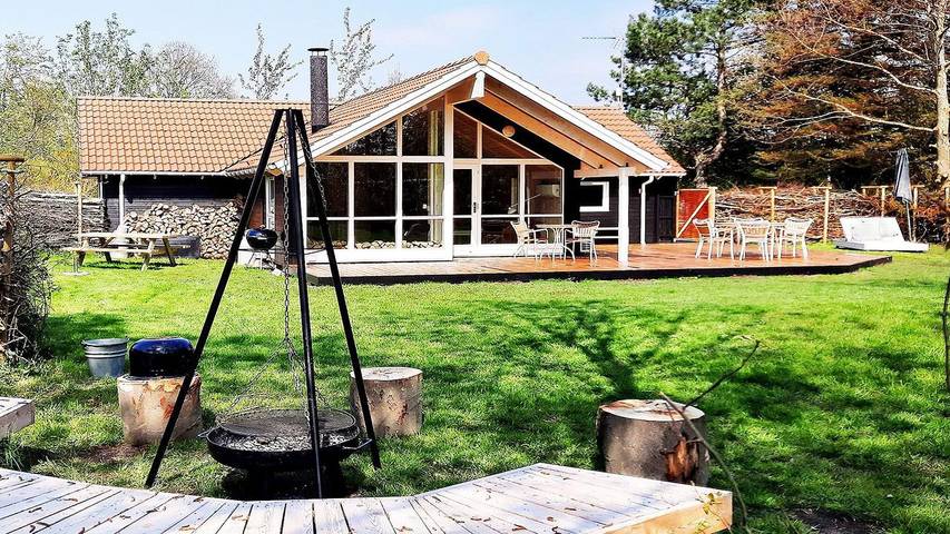 Ferienhaus für 6 Personen, mit Terrasse und Sauna sowie Whirlpool in Dannemare