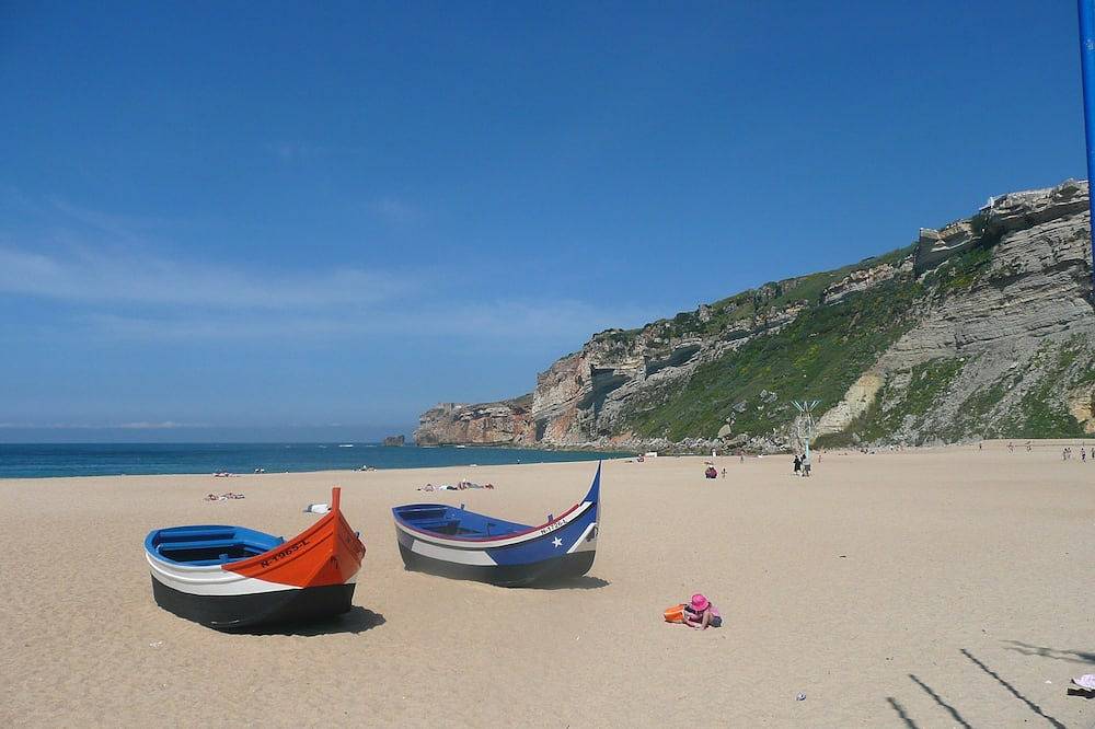 Ganze Wohnung, Rocha Linda2 Beach Nazare Seaside 40 Meters With Wifi in Praia da Nazaré, Nazaré